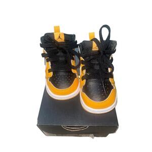 Air Jordan 1 Mid TD 'Reverse Yellow Toe'